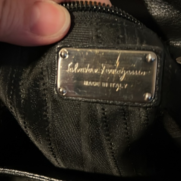 Salvatore Ferragamo black leather classic bag - Picture 3 of 4